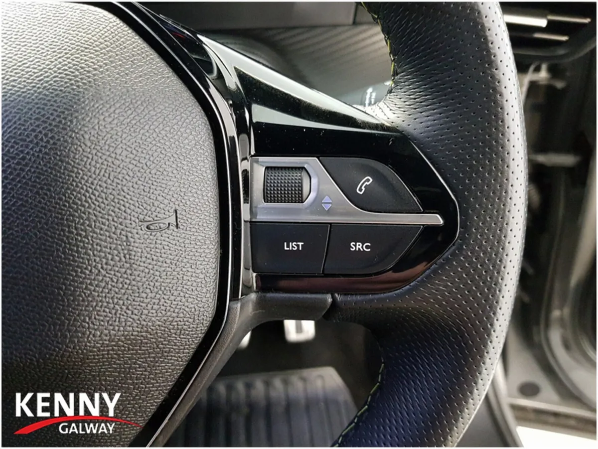 Peugeot 2008 Hatchback, Electric, 2024, Grey