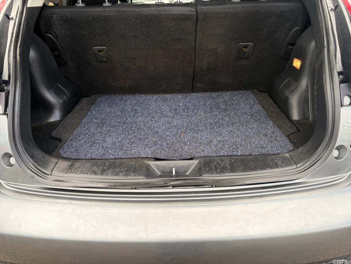 Nissan Juke Hatchback, Petrol, 2017, Grey