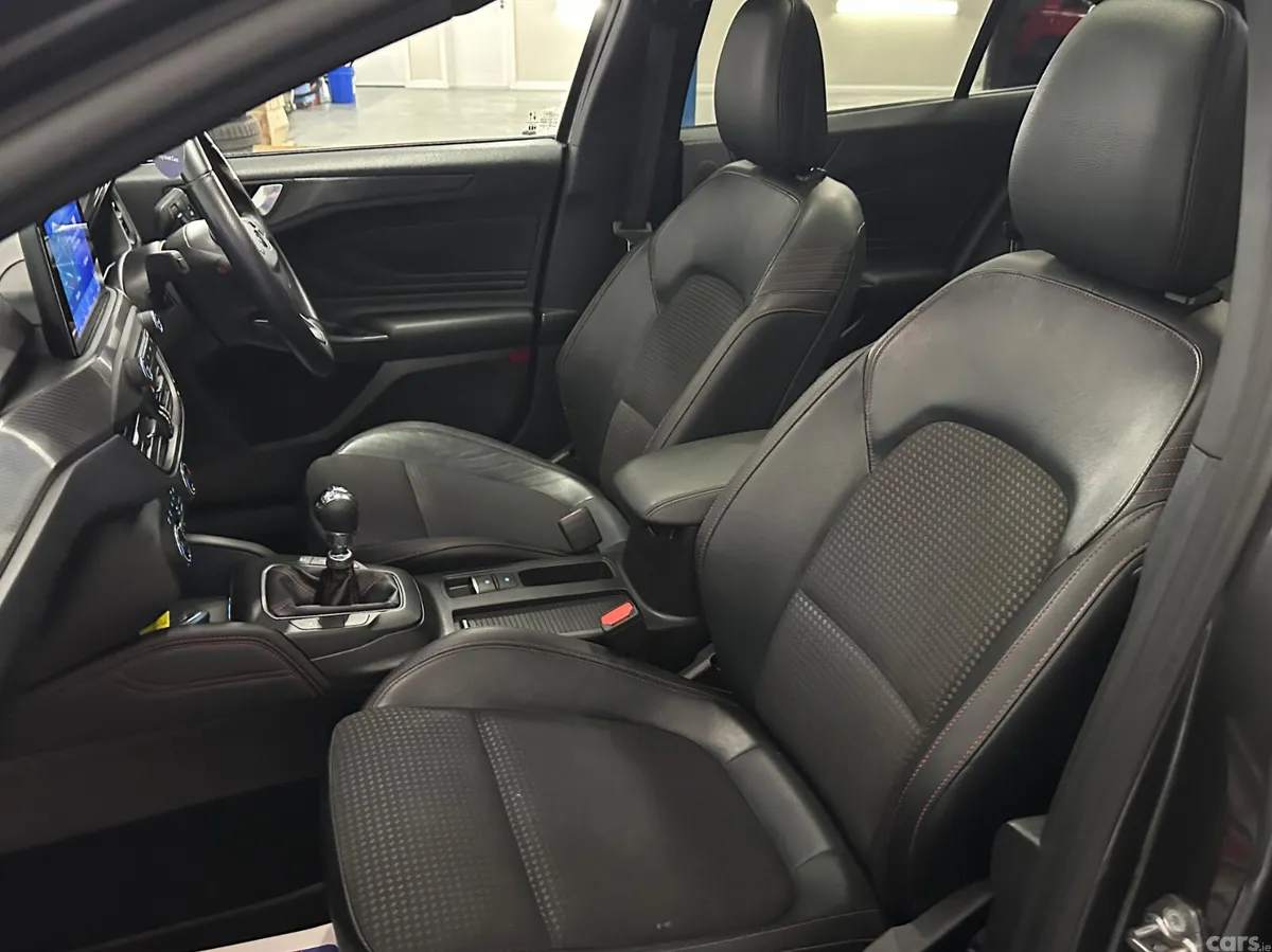 Ford Focus Hatchback, Diesel, 2020, Grey