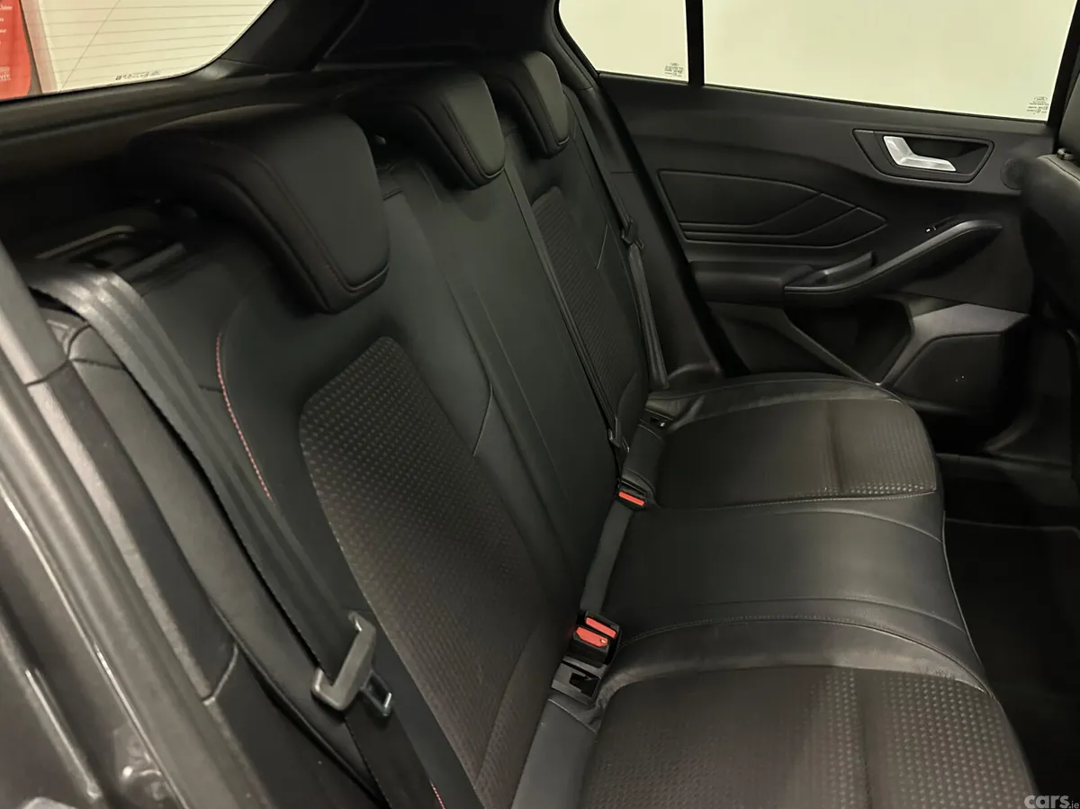 Ford Focus Hatchback, Diesel, 2020, Grey