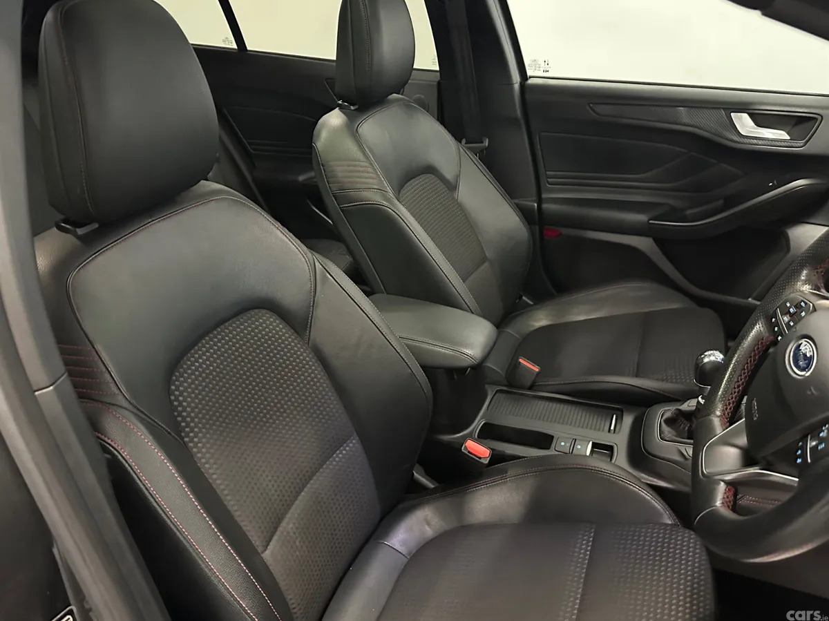 Ford Focus Hatchback, Diesel, 2020, Grey