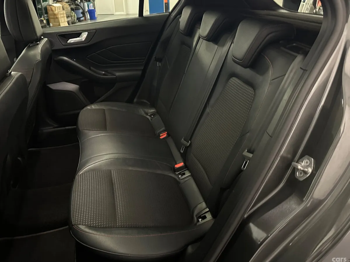 Ford Focus Hatchback, Diesel, 2020, Grey