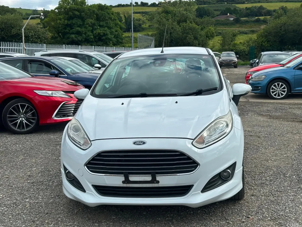 Ford Fiesta Hatchback, Petrol, 2016, White