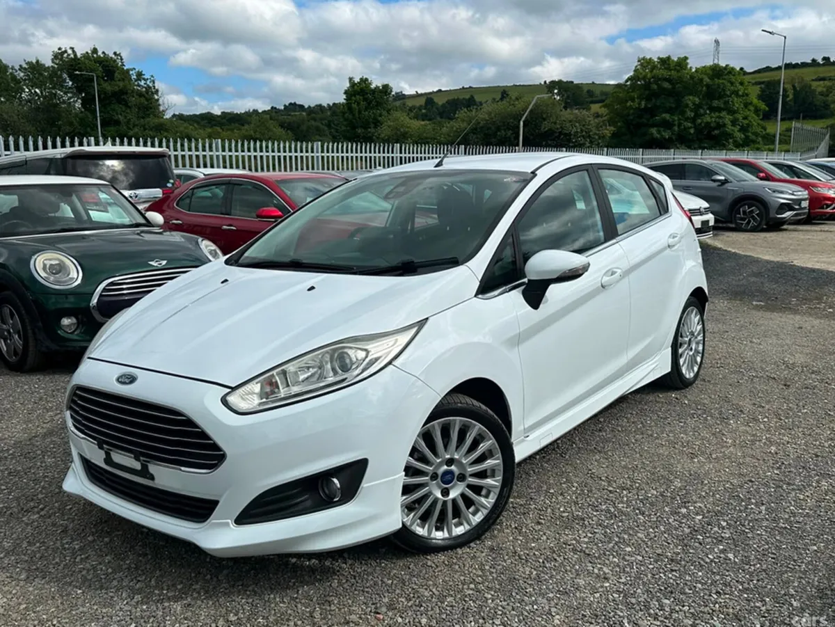 Ford Fiesta Hatchback, Petrol, 2016, White