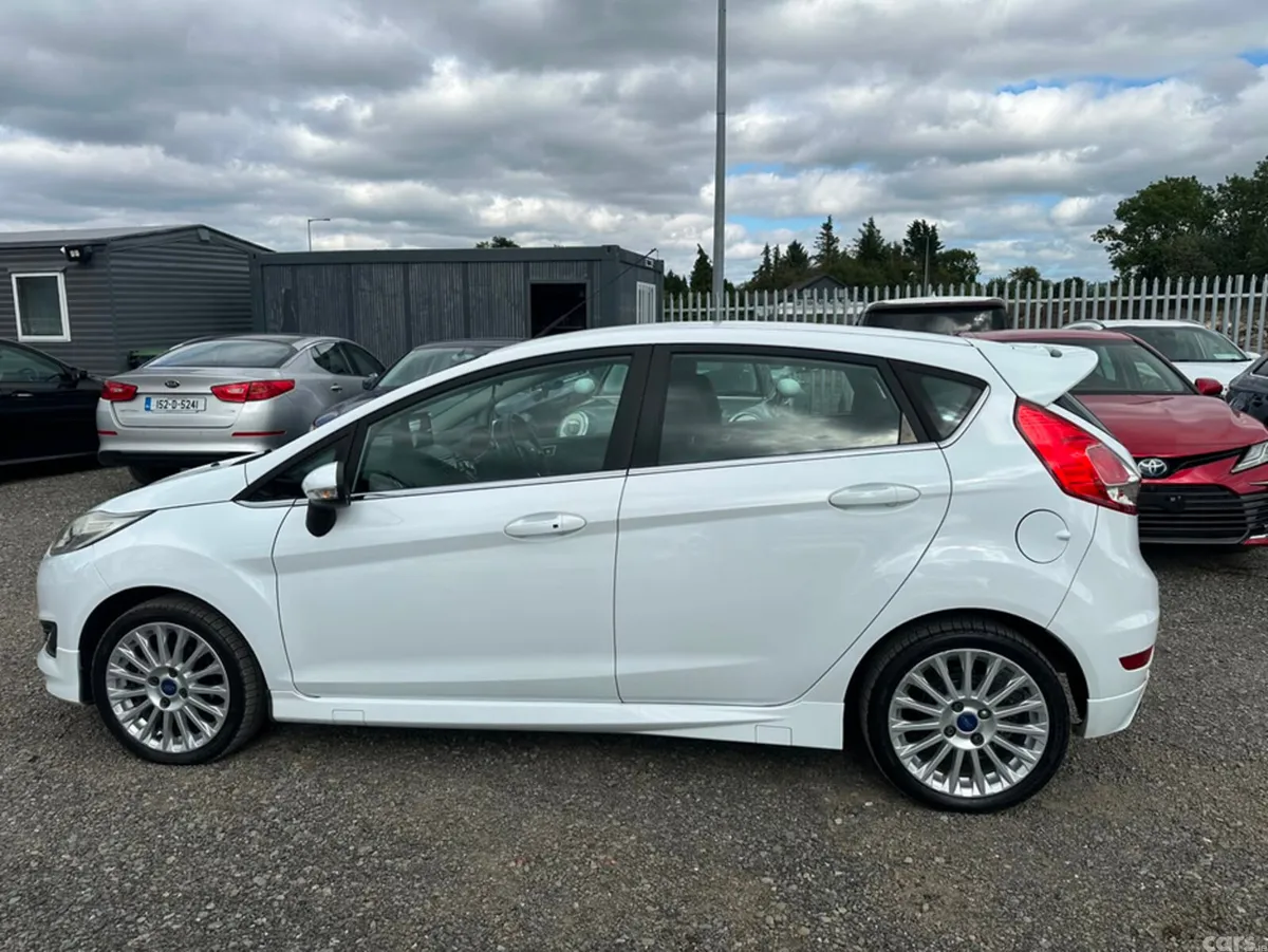 Ford Fiesta Hatchback, Petrol, 2016, White