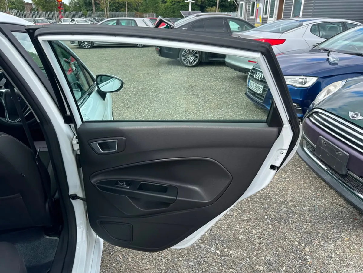 Ford Fiesta Hatchback, Petrol, 2016, White