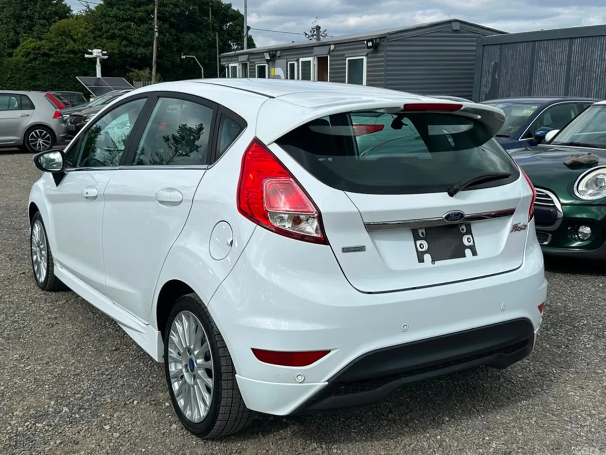 Ford Fiesta Hatchback, Petrol, 2016, White