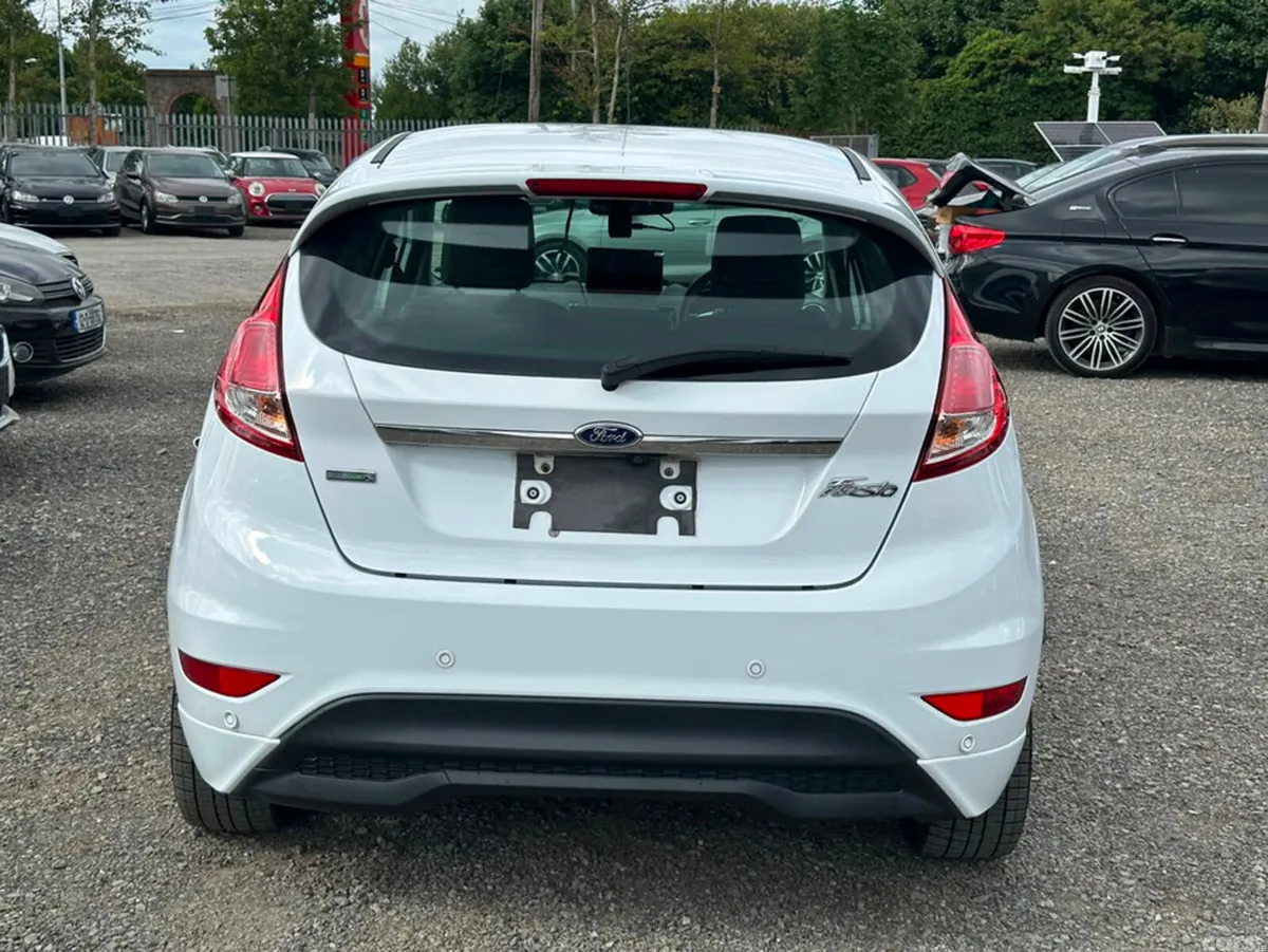 Ford Fiesta Hatchback, Petrol, 2016, White