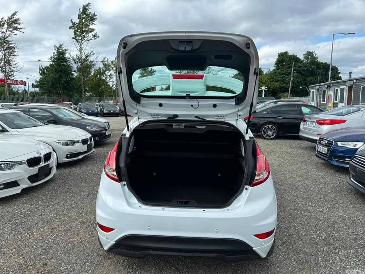 Ford Fiesta Hatchback, Petrol, 2016, White