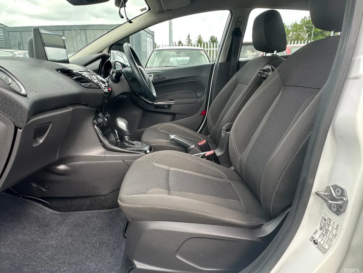 Ford Fiesta Hatchback, Petrol, 2016, White