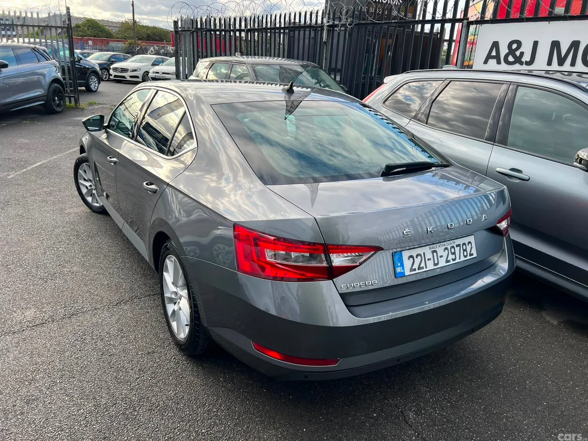 Skoda Superb Saloon, Diesel, 2022, Grey