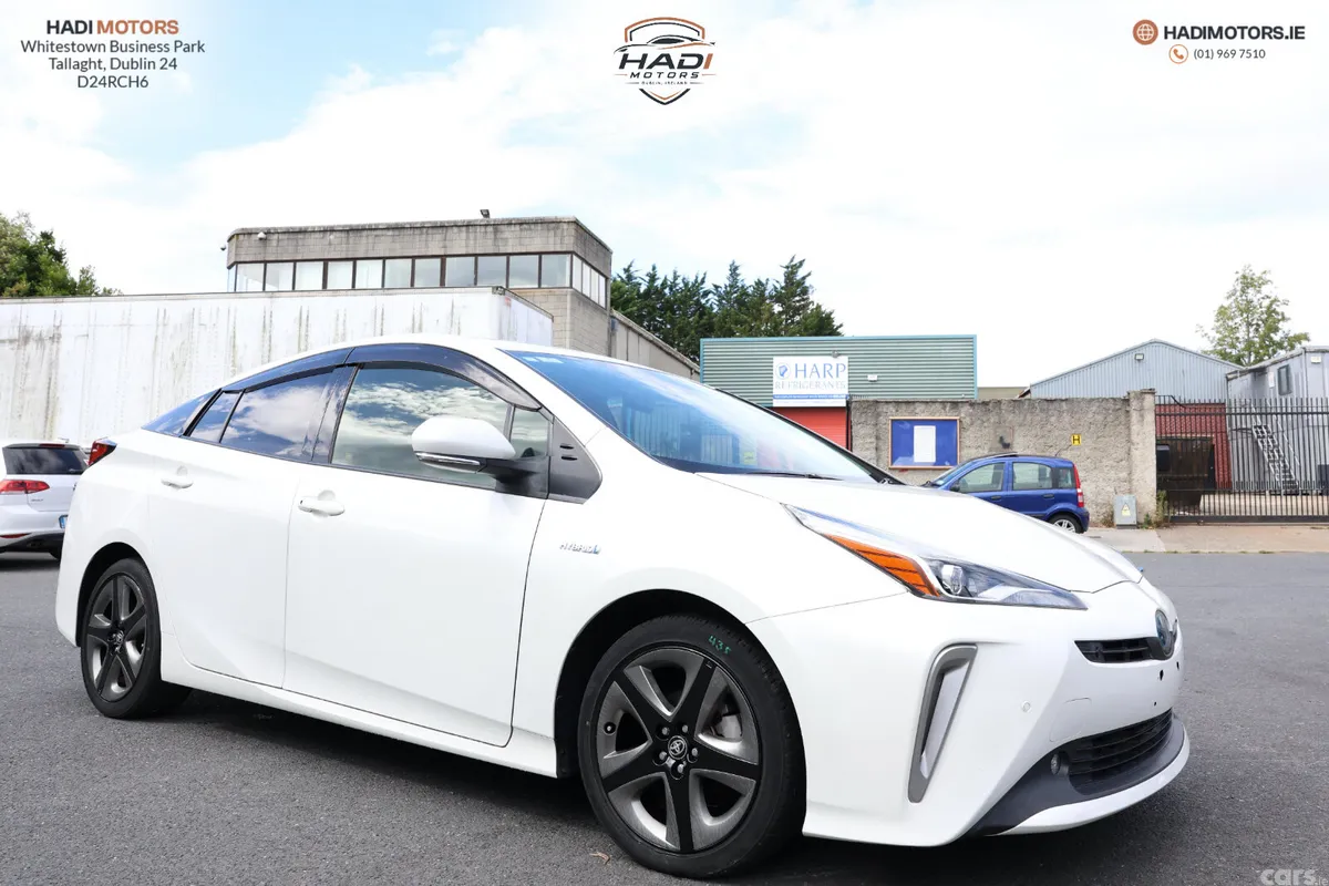 Toyota Prius Saloon, Petrol Hybrid, 2019, White