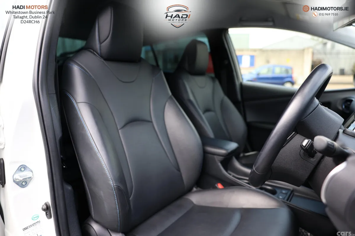 Toyota Prius Saloon, Petrol Hybrid, 2019, White