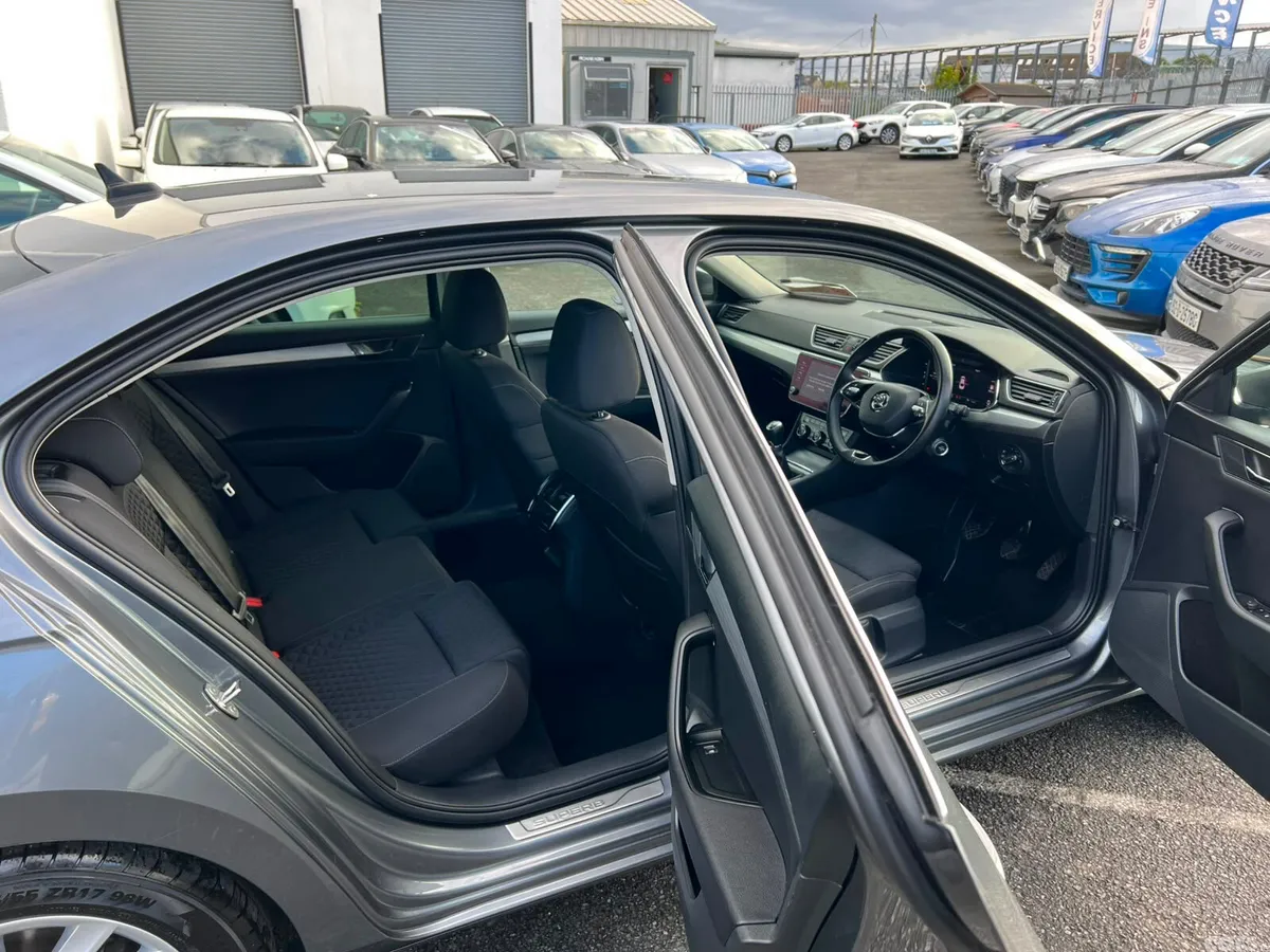 Skoda Superb Saloon, Diesel, 2022, Grey