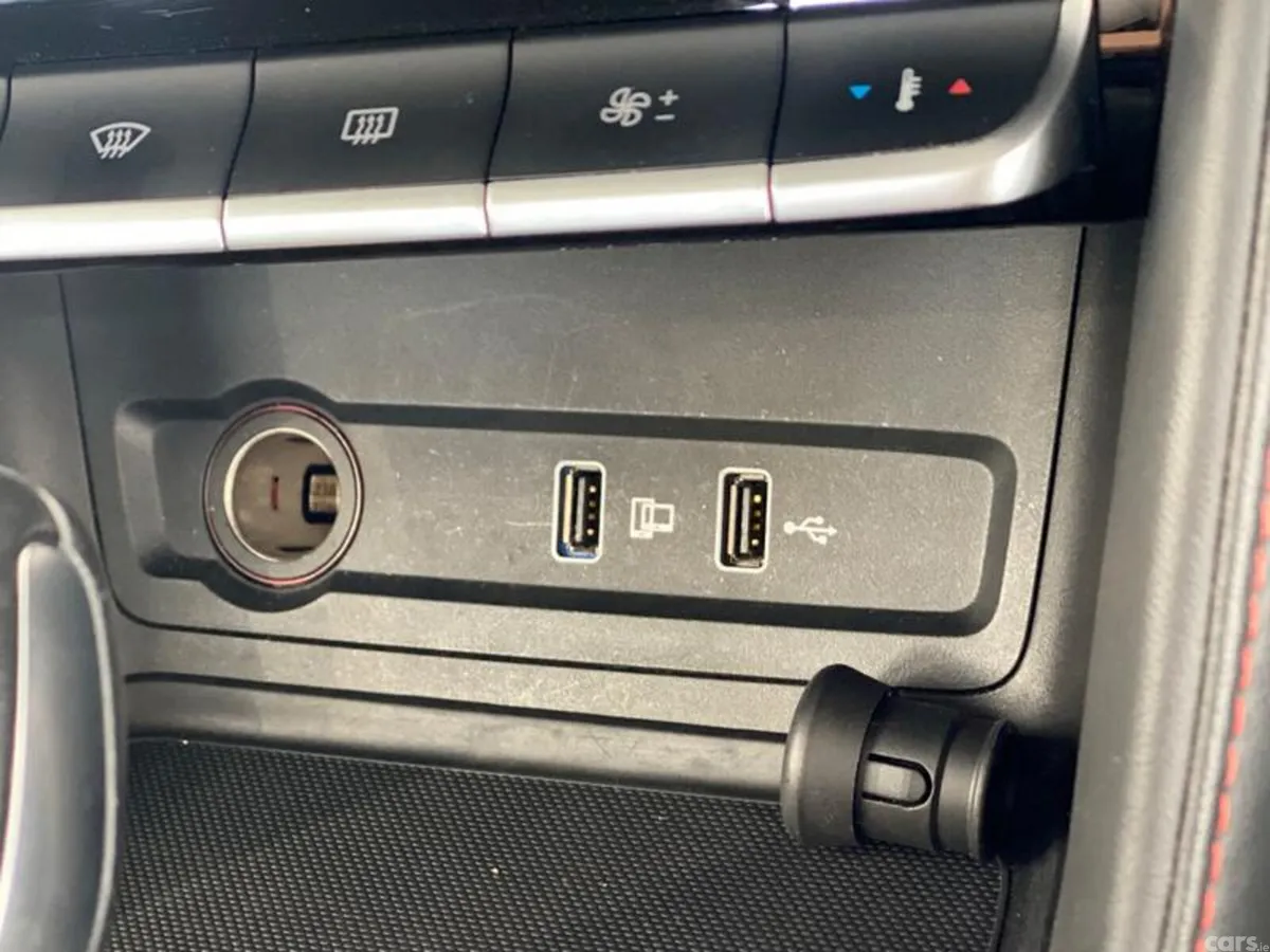 MG ZS SUV, Petrol, 2022, Red