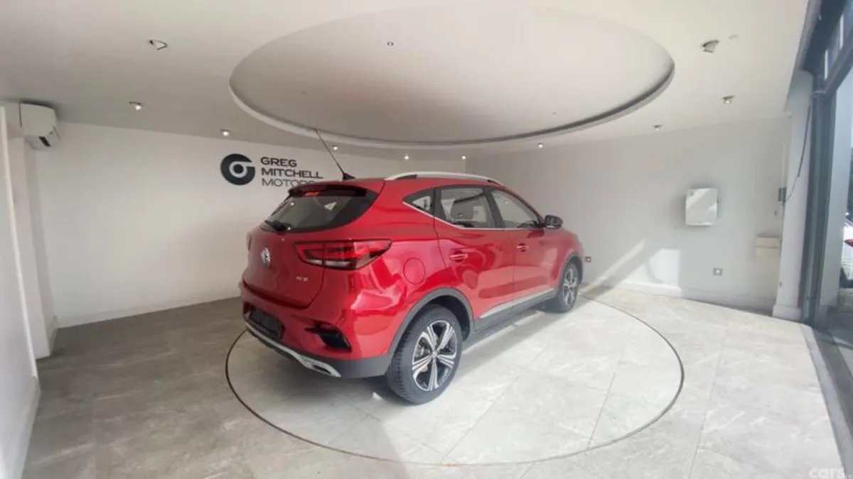 MG ZS SUV, Petrol, 2022, Red