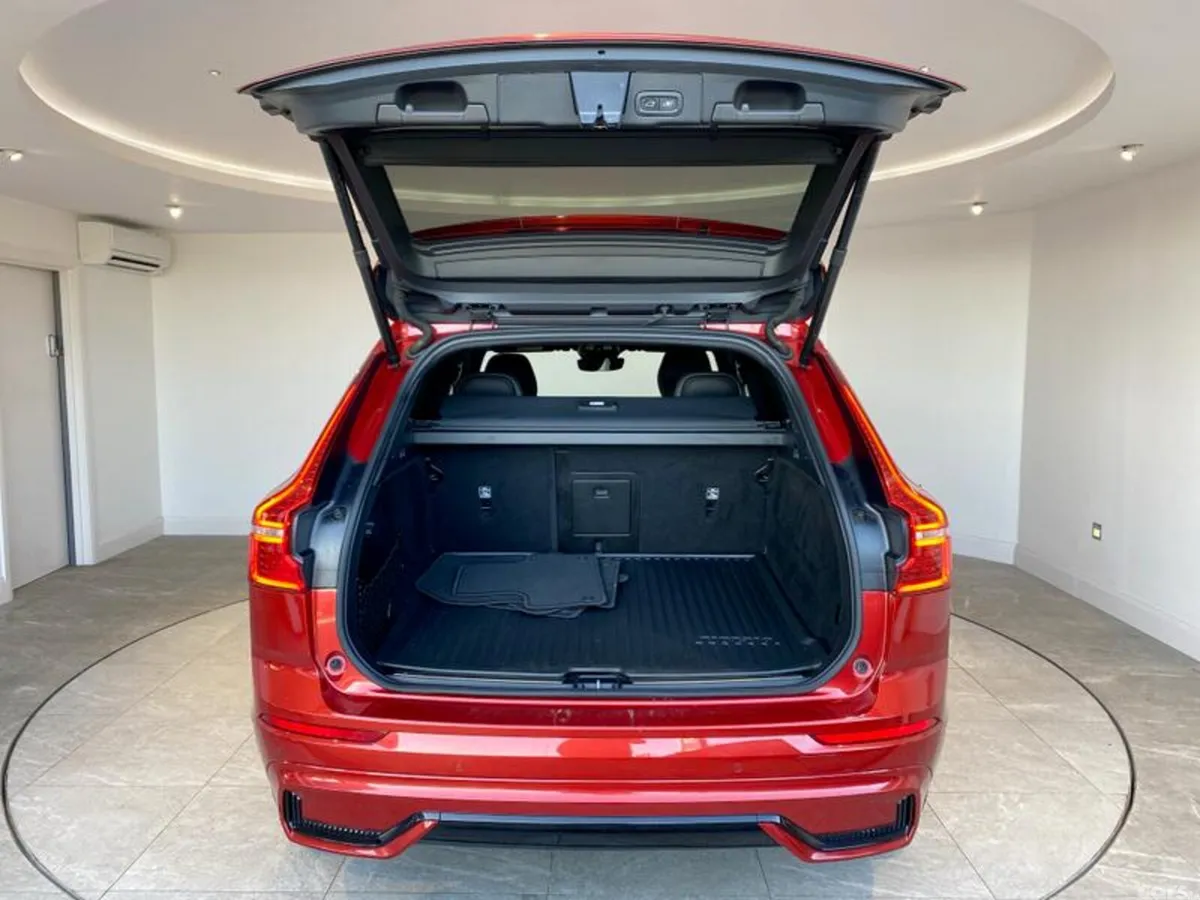 Volvo XC60 SUV, Diesel Hybrid, 2023, Red