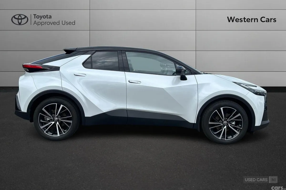 Toyota C-HR SUV, Petrol Hybrid, 2026, White