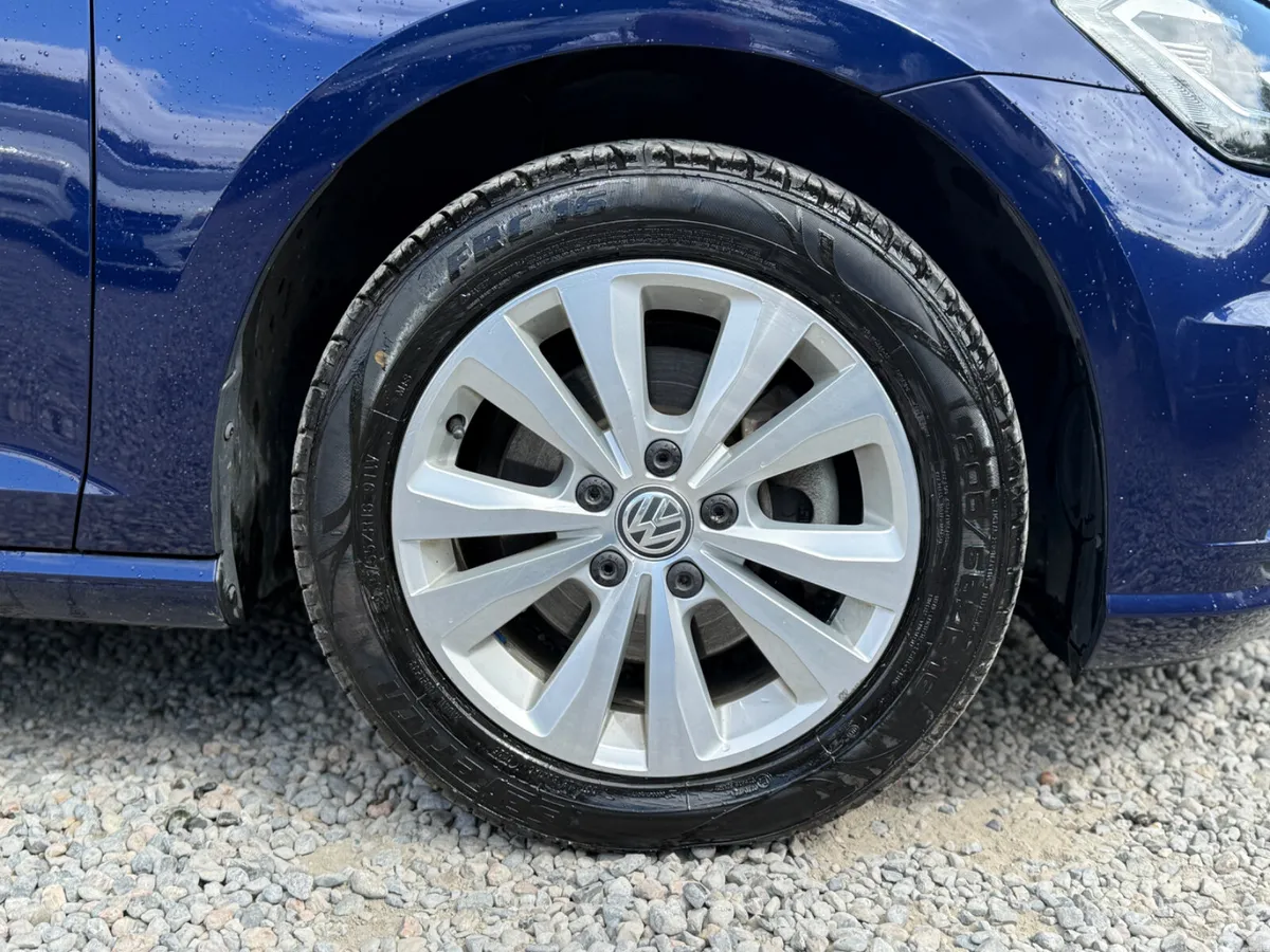 Volkswagen Golf Hatchback, Petrol, 2017, Navy
