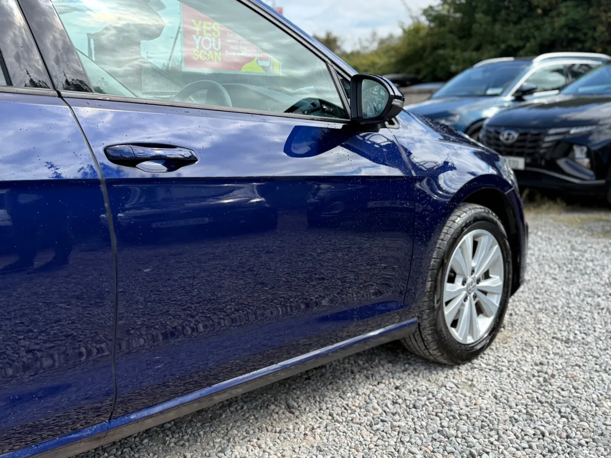 Volkswagen Golf Hatchback, Petrol, 2017, Navy