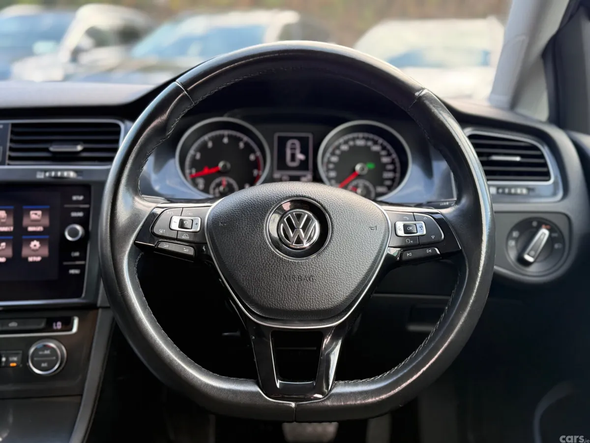 Volkswagen Golf Hatchback, Petrol, 2017, Navy