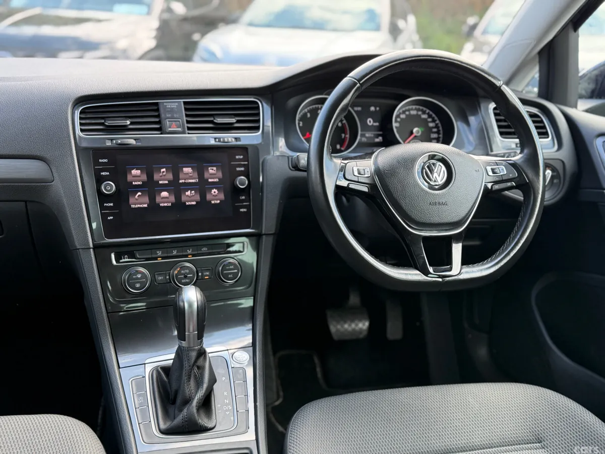 Volkswagen Golf Hatchback, Petrol, 2017, Navy