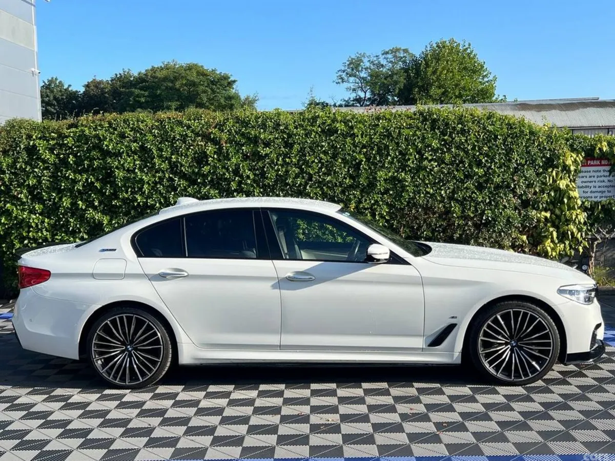 BMW 5-Series Saloon, Petrol Plug-in Hybrid, 2017, White