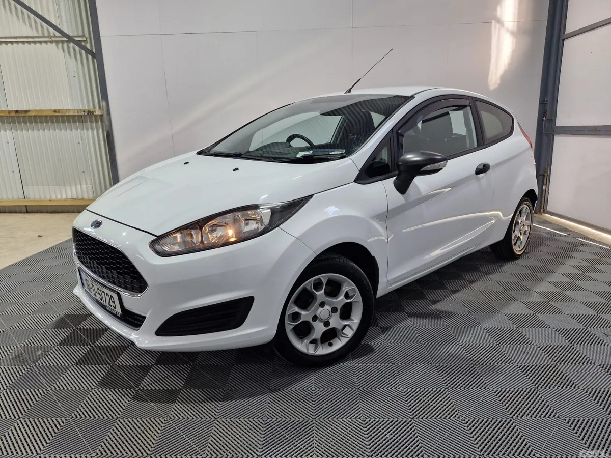 Ford Fiesta Hatchback, Petrol, 2016, White