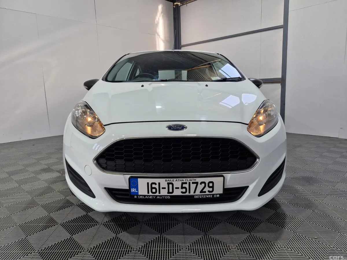 Ford Fiesta Hatchback, Petrol, 2016, White