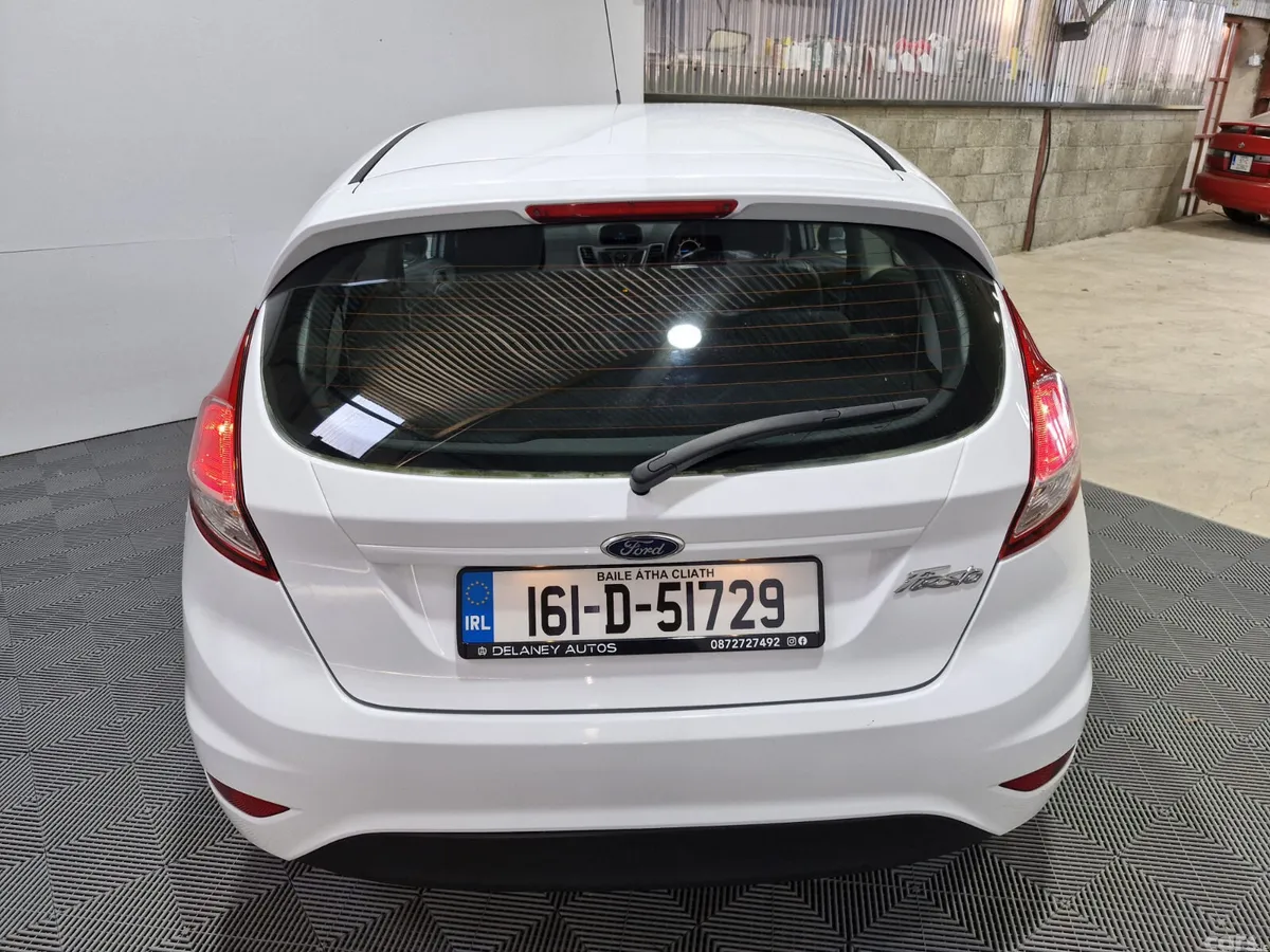 Ford Fiesta Hatchback, Petrol, 2016, White