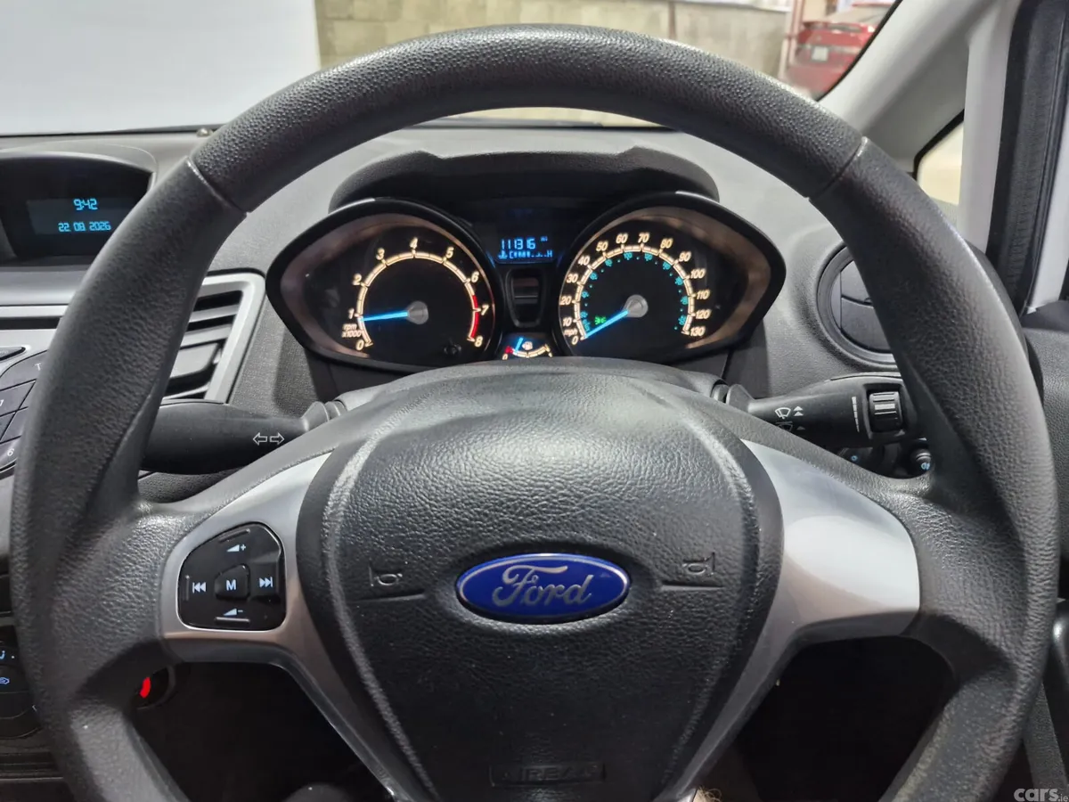 Ford Fiesta Hatchback, Petrol, 2016, White