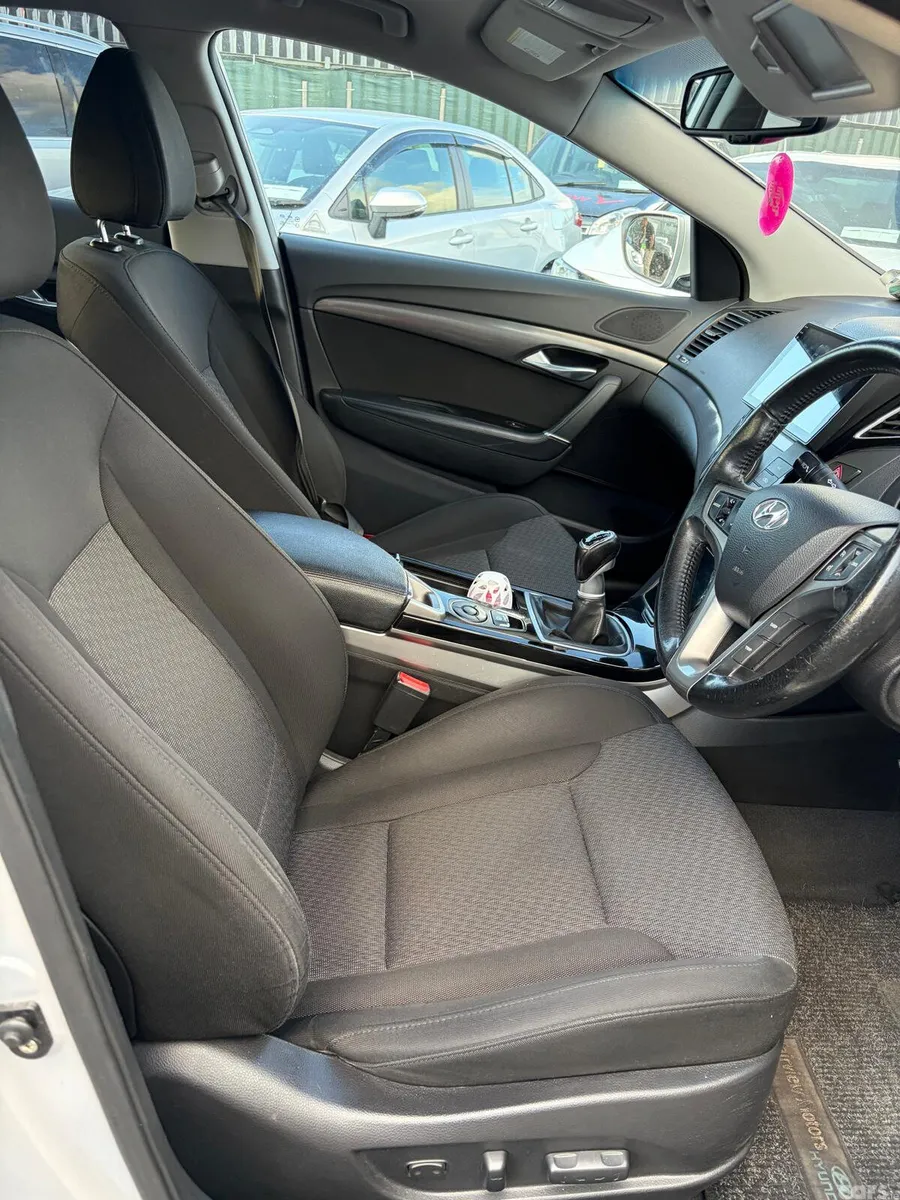 Hyundai i40 Saloon, Diesel, 2012, Silver
