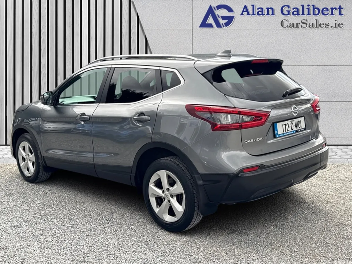 Nissan Qashqai MPV, Petrol, 2017, Grey