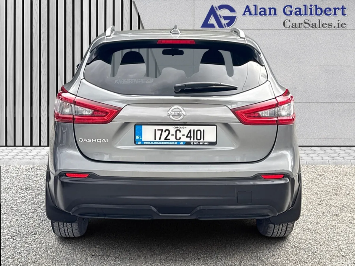 Nissan Qashqai MPV, Petrol, 2017, Grey