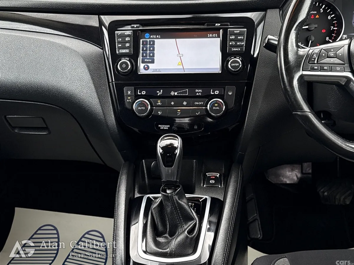 Nissan Qashqai MPV, Petrol, 2017, Grey