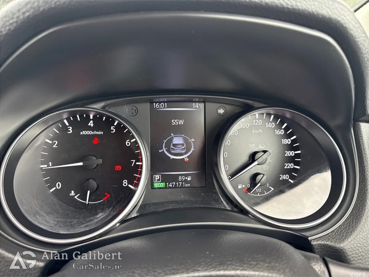 Nissan Qashqai MPV, Petrol, 2017, Grey