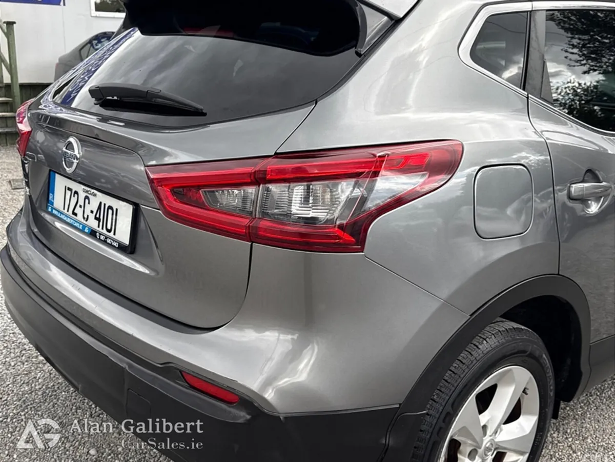 Nissan Qashqai MPV, Petrol, 2017, Grey