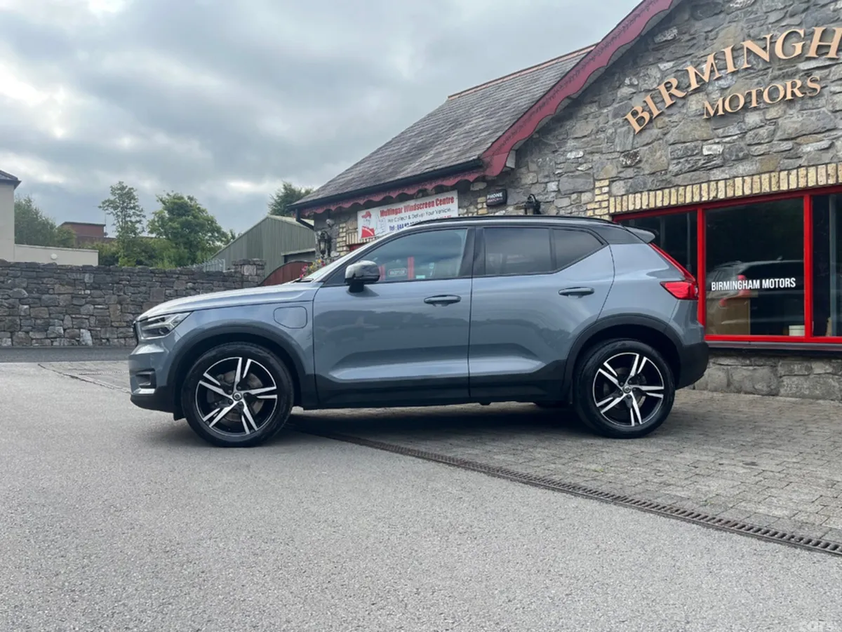 Volvo XC40 Estate, Petrol Hybrid, 2021, Grey