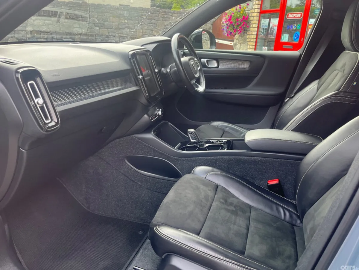 Volvo XC40 Estate, Petrol Hybrid, 2021, Grey