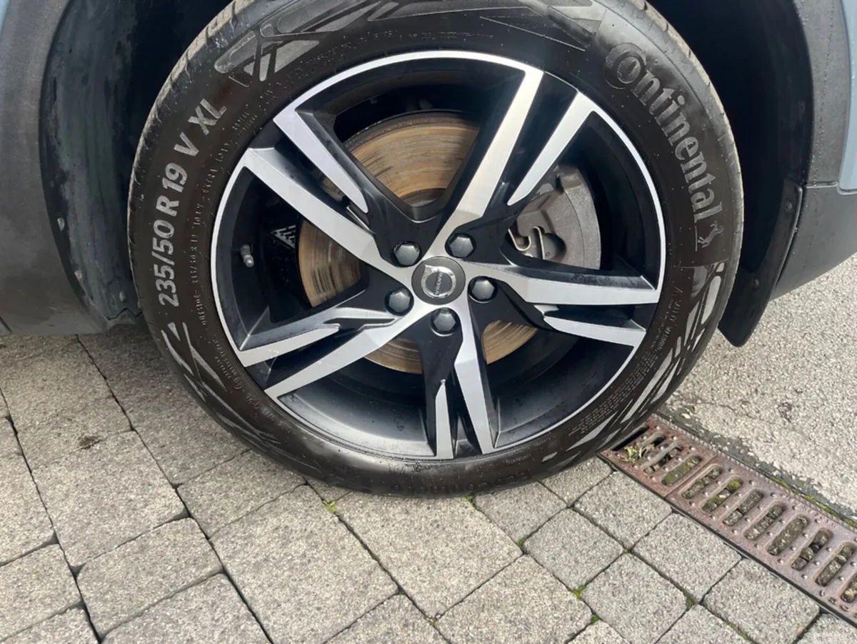 Volvo XC40 Estate, Petrol Hybrid, 2021, Grey