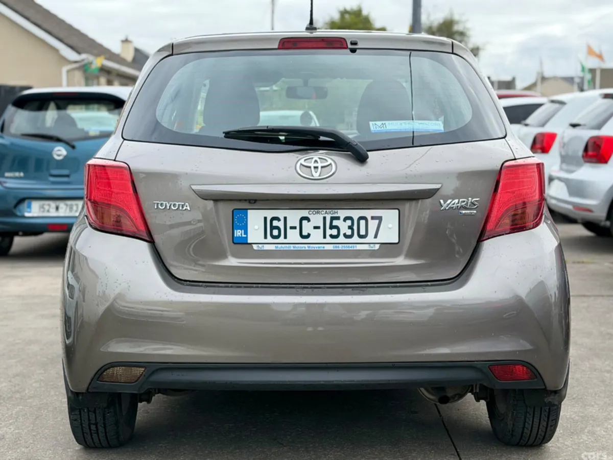 Toyota Yaris Hatchback, Petrol, 2016, Grey