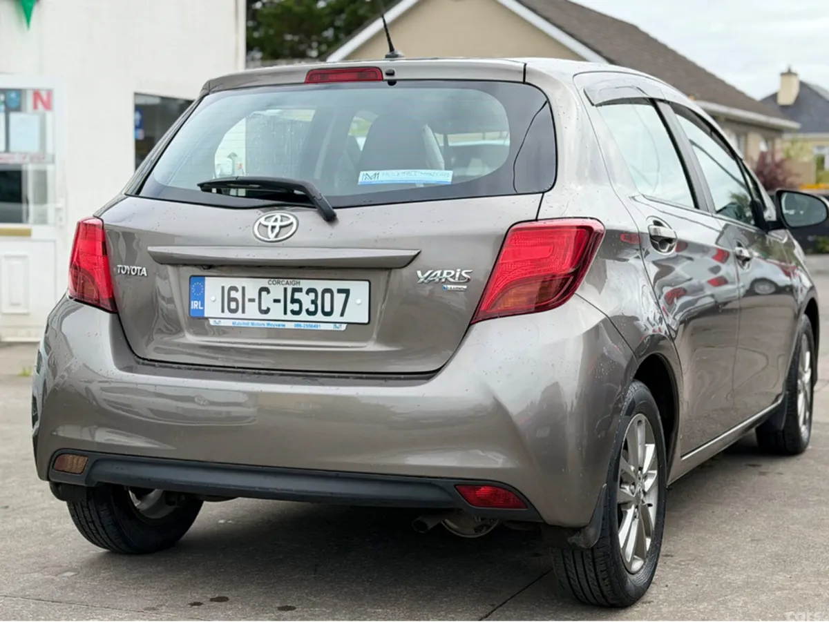 Toyota Yaris Hatchback, Petrol, 2016, Grey