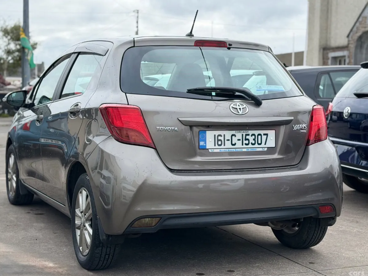 Toyota Yaris Hatchback, Petrol, 2016, Grey