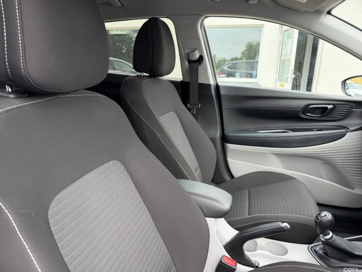 Hyundai i20 Hatchback, Petrol, 2022, Black