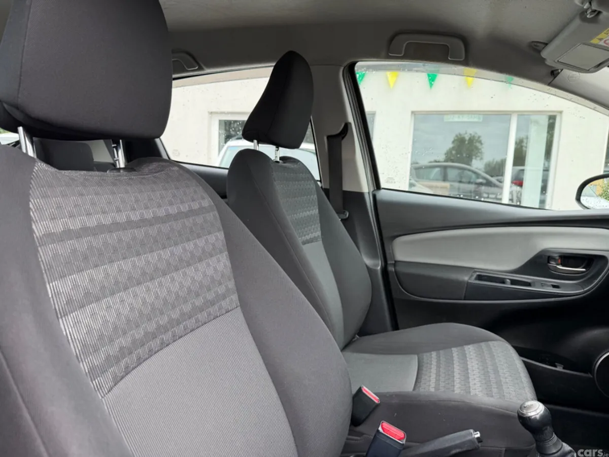Toyota Yaris Hatchback, Petrol, 2016, Grey