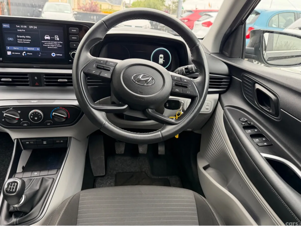 Hyundai i20 Hatchback, Petrol, 2022, Black