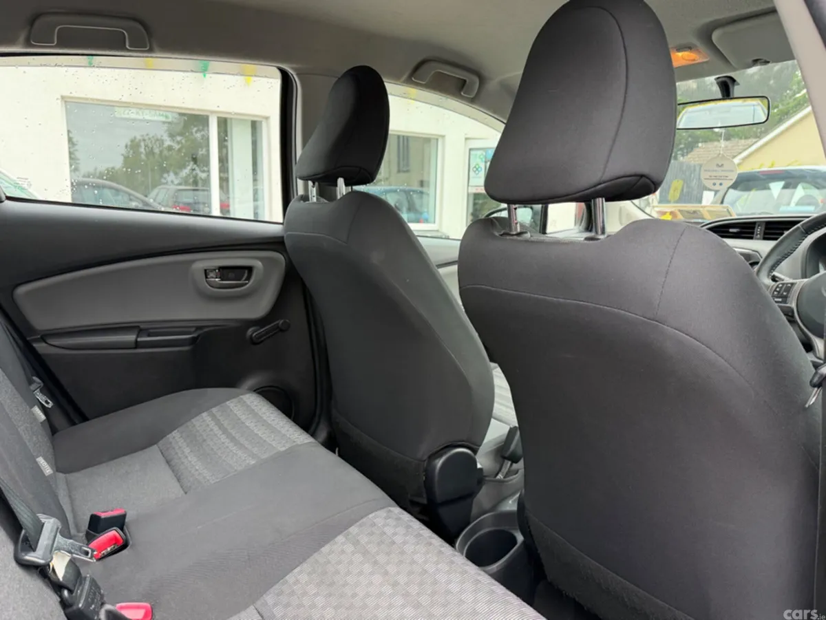 Toyota Yaris Hatchback, Petrol, 2016, Grey