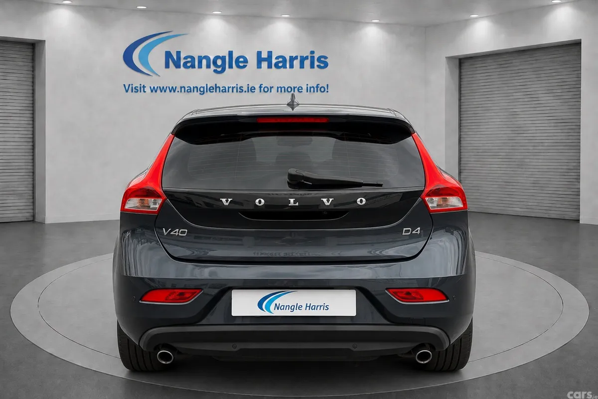 Volvo V40 Hatchback, Diesel, 2019, Blue