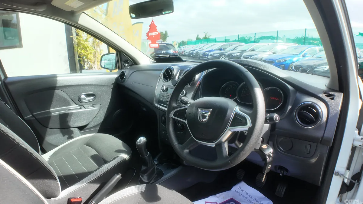 Dacia Sandero Stepway Hatchback, Diesel, 2019, White