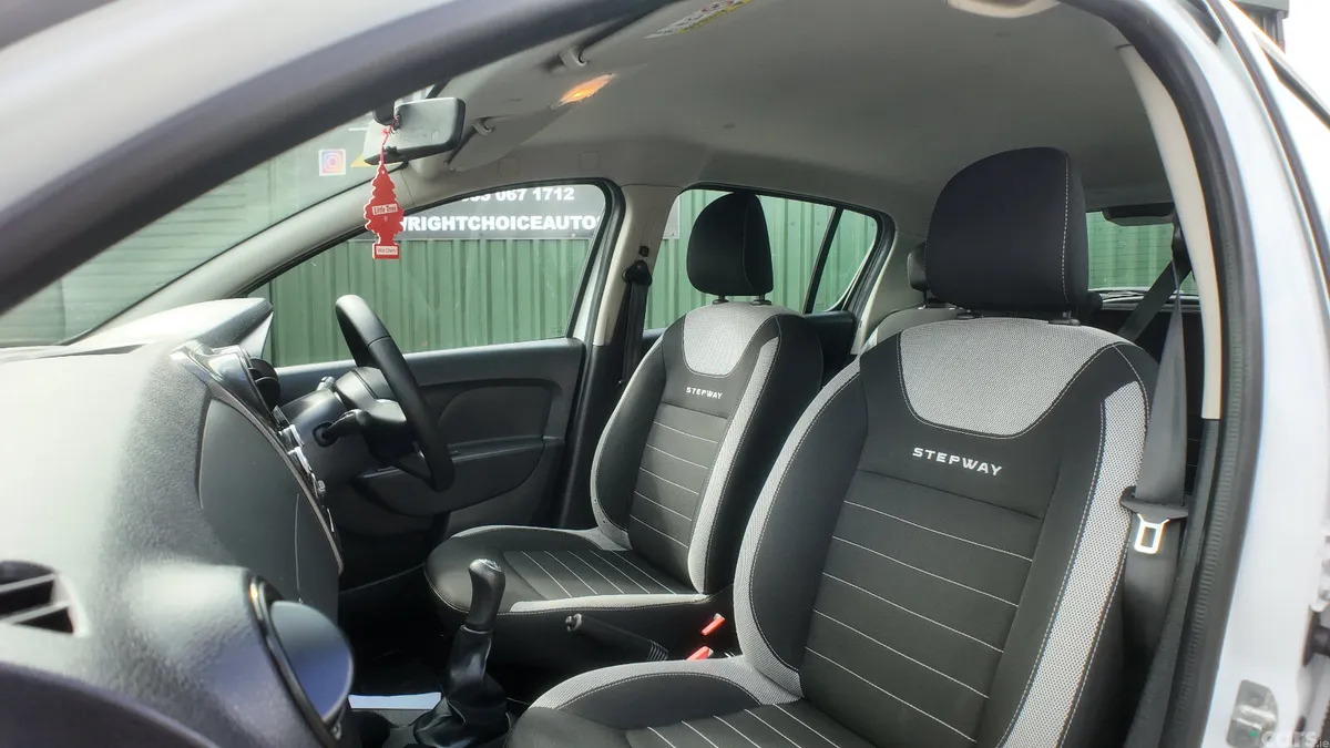 Dacia Sandero Stepway Hatchback, Diesel, 2019, White